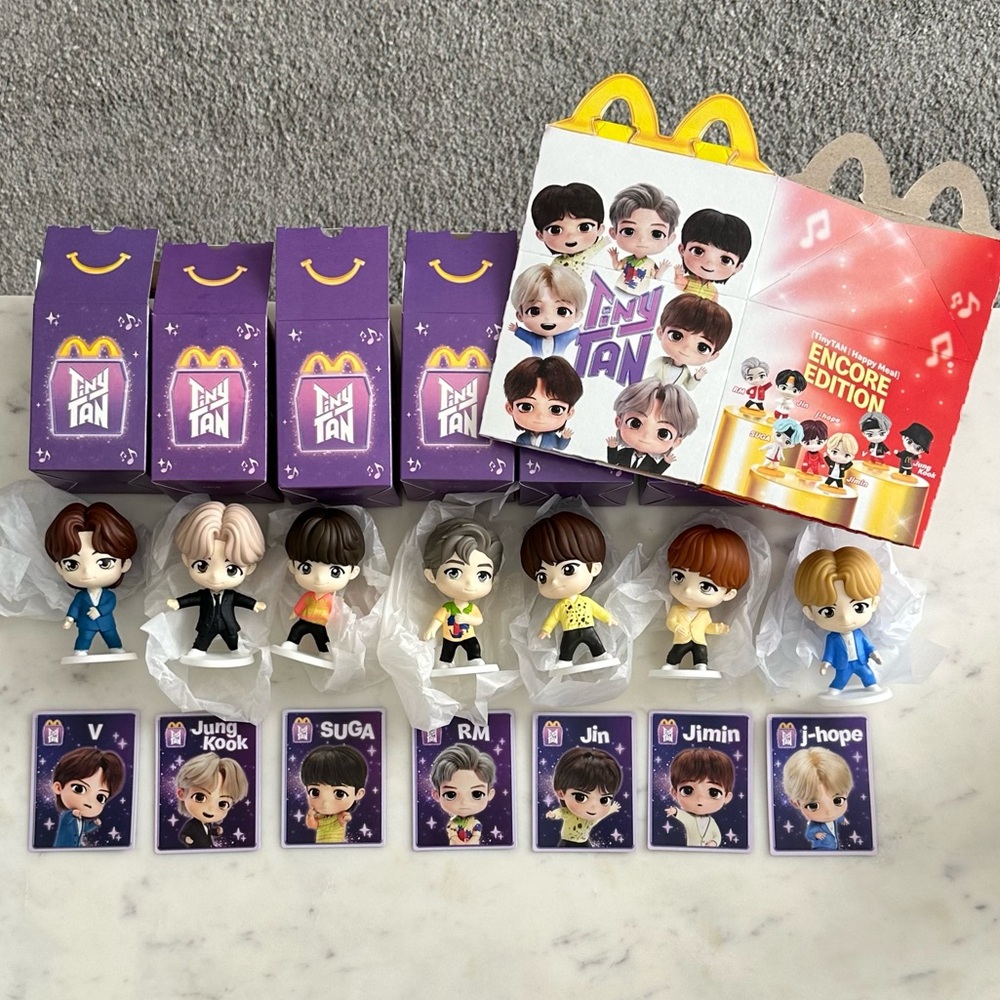 McDonald's TINY TAN x BTS Happy Meal Toys THROWBACK Edition - COMPLETE SET OF 7
